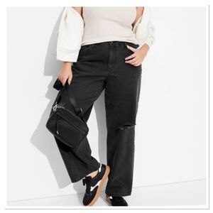 Wild Fable Women’s Mid-Rise 90’s Relaxed Black Distressed Jeans